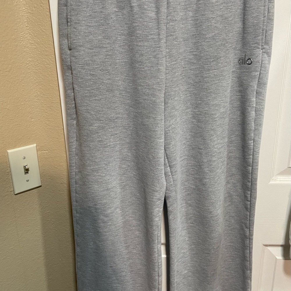 Women’s Alo Yoga Accolade straight leg Sweats